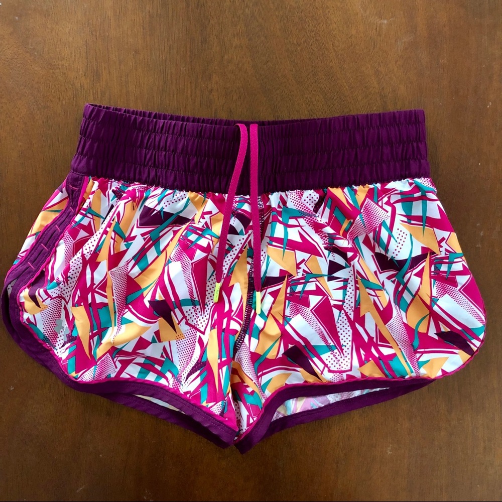 Under Amour Semi-Fitted Geo Shorts